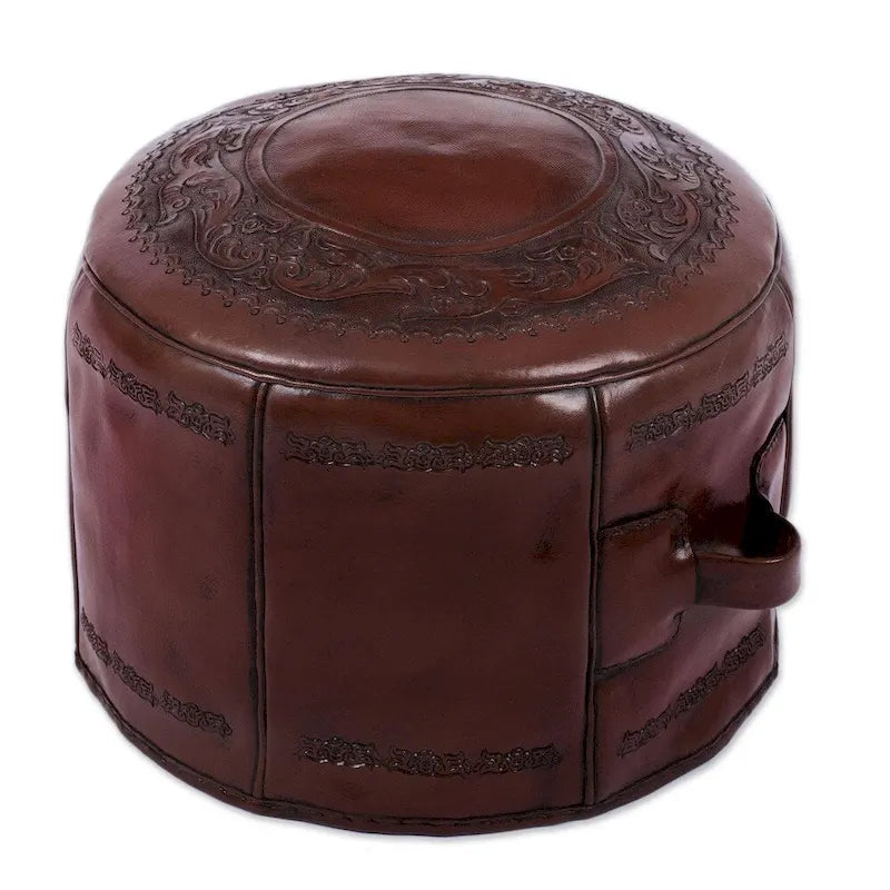 Pouffe en cuir gaufré de style espagnol fait à la main