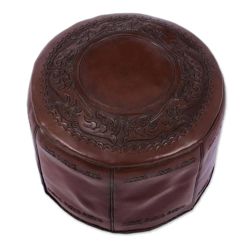 Pouffe en cuir gaufré de style espagnol fait à la main